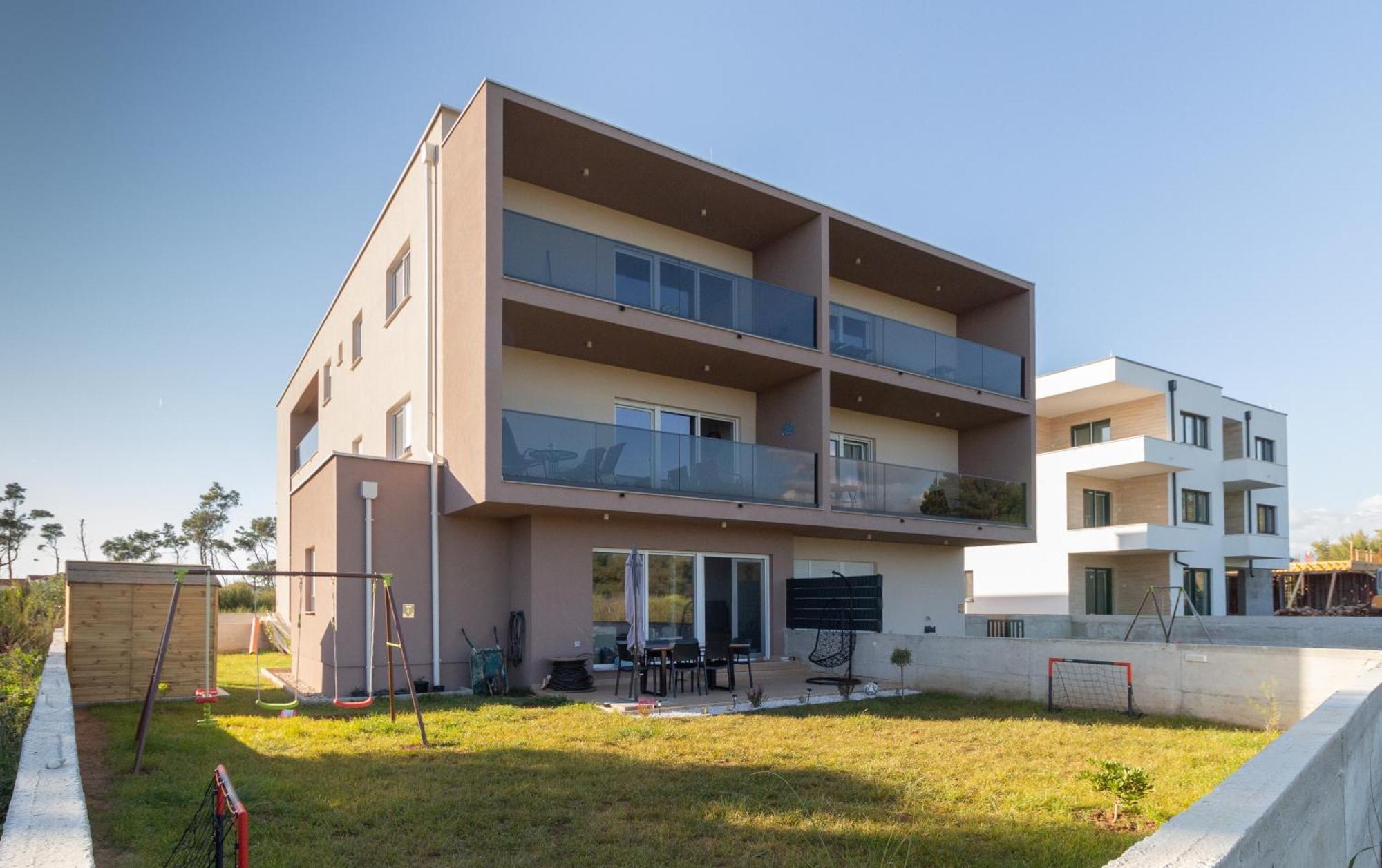 Modern And Spacious Apartment Helena Near The Beach Privlaka  Exterior foto